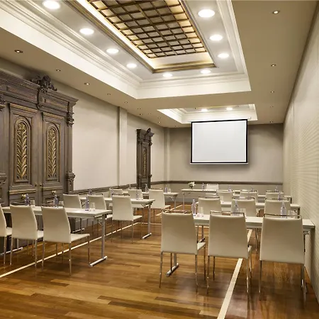 Nh Collection Hotel