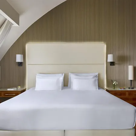 Nh Collection Hotel