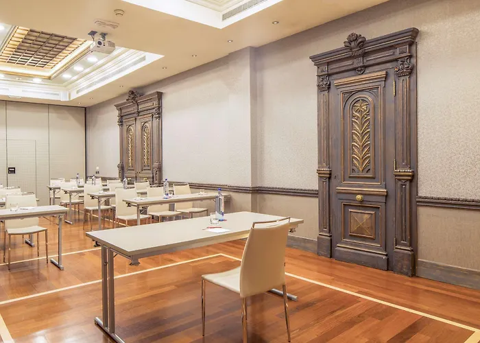 Nh Collection Hotel 4*