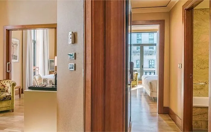 Nh Collection Hotel 4*